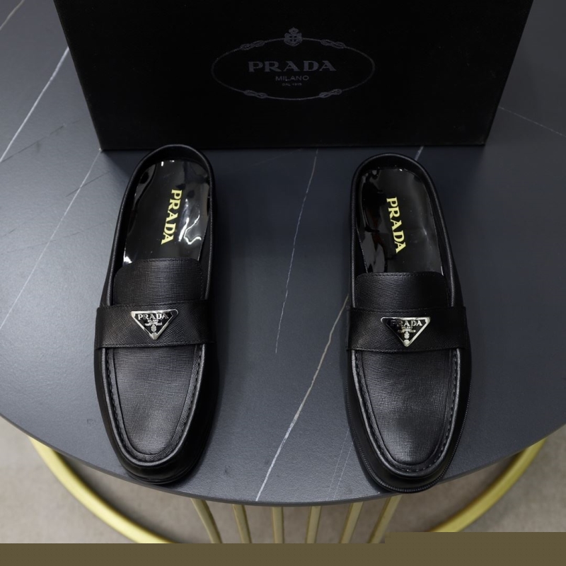 Pra*a leather shoes